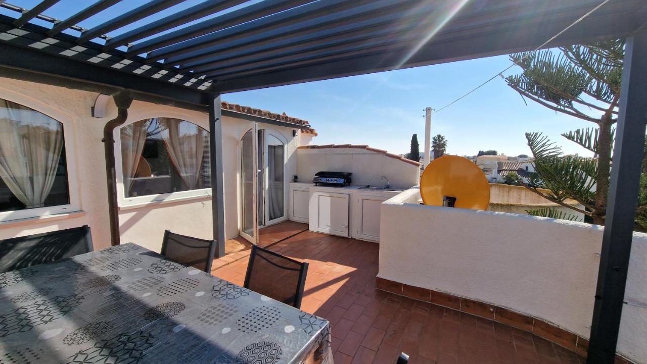 Maison De Vacances Avec Amarre Empuriabrava Exterior photo